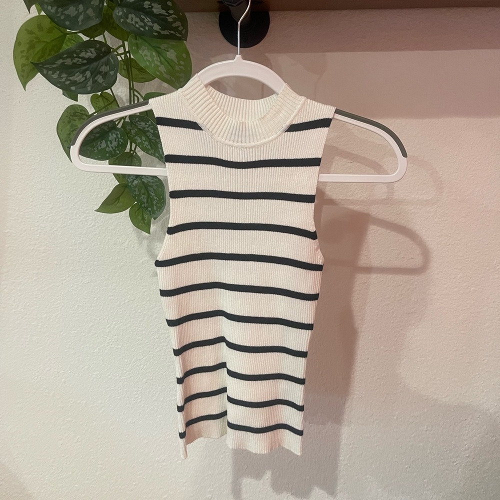 Vici Dolls Norris Mock Neck Sleeveless Sweater Top